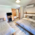 Alojamento de Acomodação e Pequeno-almoço Carp Land Camp