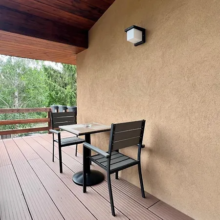 Carp Land Camp 住宿加早餐酒店