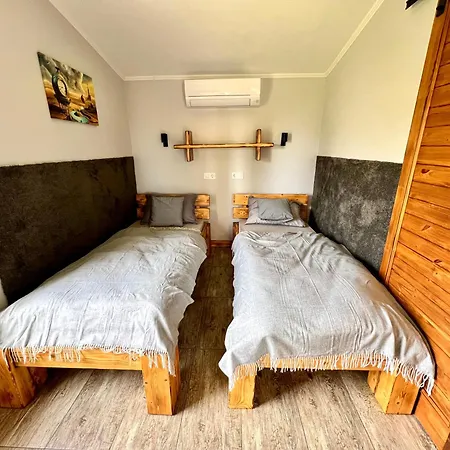 住宿加早餐酒店 Carp Land Camp 鲍洛通塞派兹德