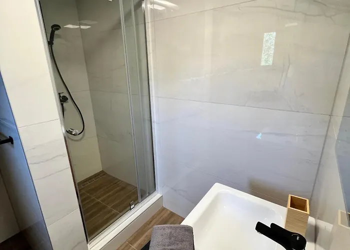 Carp Land Camp Bed & Breakfast