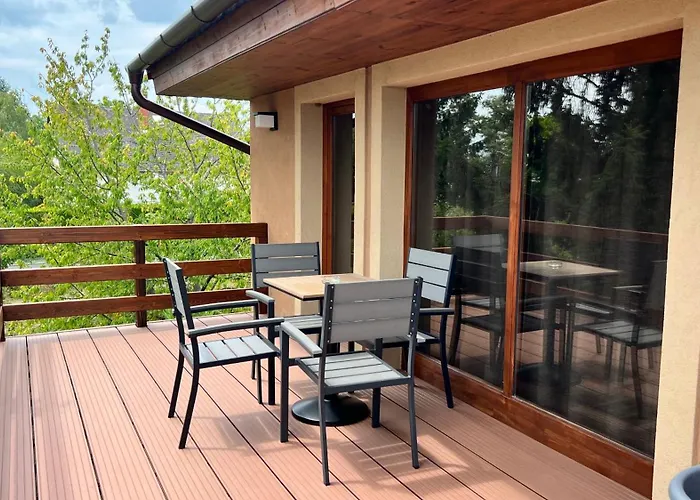 Bed & Breakfast Carp Land Camp *