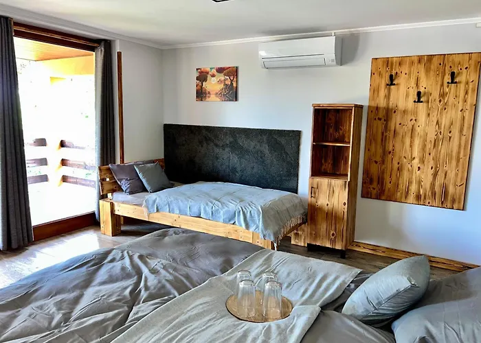 Carp Land Camp Bed & Breakfast